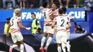 ¡Dominio Absoluto! Estados Unidos Debuta con Goleada 4-1 sobre Paraguay en Los Ángeles
